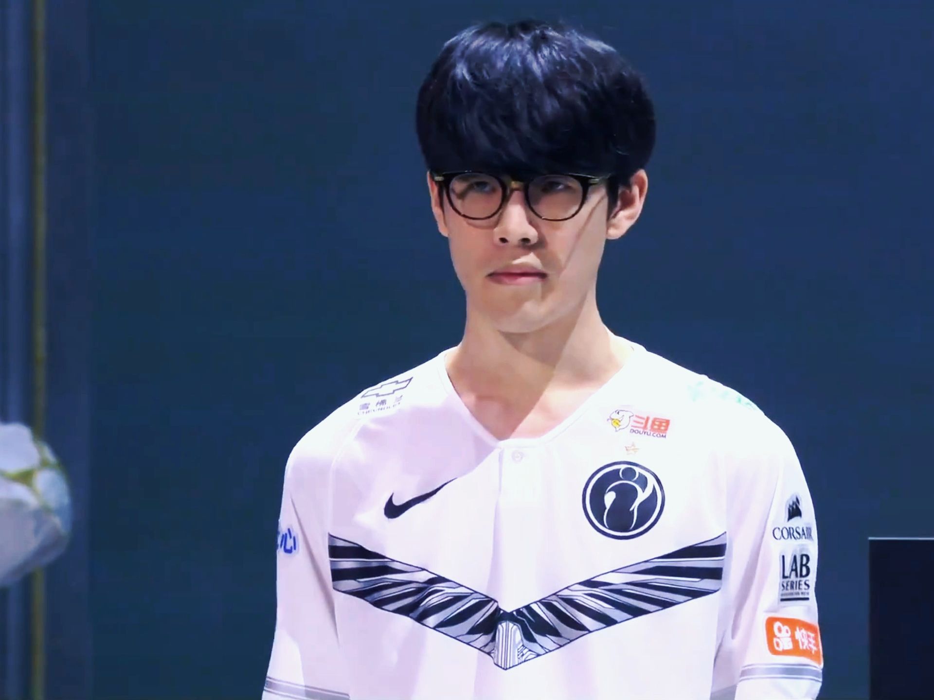 手的崛起提 手的崛起提