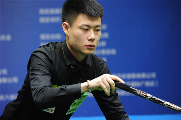 从反手位发 从反手位发